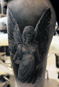 大腿黑白的天使雕像纹身图案