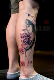 小腿五彩美丽的鲜花和神秘符号纹身图案