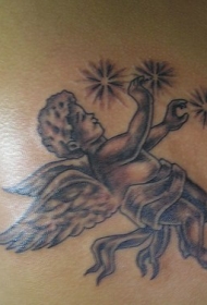小天使和发光的星星纹身图案