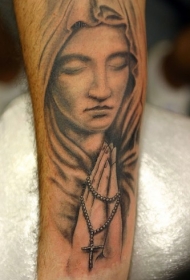 祈祷圣母与念珠纹身图案