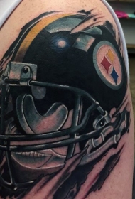 new school大臂彩色美国橄榄球运动员头盔纹身图案