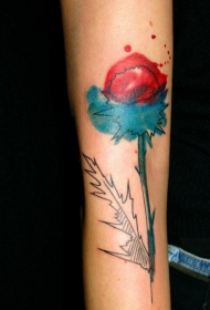 手臂抽象风格的彩色大花纹身图案
