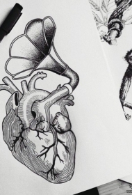 欧美心脏留声机点刺纹身图案手稿