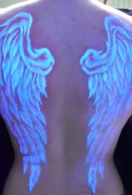 背部天使翅膀荧光纹身图案