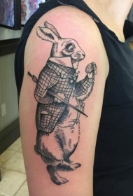 手臂黑色的幻想绅士兔子纹身图案