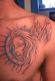 天使的轮廓和太阳胸部纹身图案
