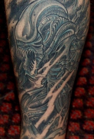 外星生物大战小腿彩色纹身图案