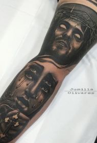 令人难以置信的恶魔耶稣和女人十字架手臂纹身图案