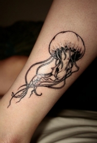 非常逼真的3D黑色水母脚踝纹身图案