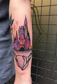 欧美彩色城堡点刺手臂纹身图案
