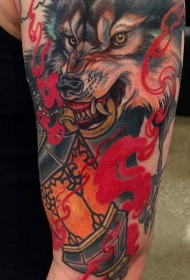 手臂五颜六色的3D愤怒狼与火焰纹身图案