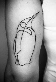 简单的黑色线条企鹅手臂纹身图案