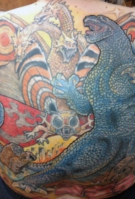 满背彩绘3D哥斯拉与龙纹身图案