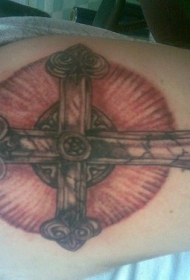 十字架和红色太阳字母纹身图案