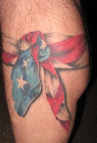 腿部美国国旗打结纹身图案