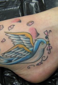 飞行的蓝色和黄色小鸟脚踝纹身图案