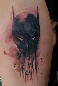 大腿神秘抽象风格的彩色蝙蝠侠纹身图案