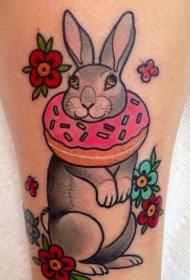 小腿卡通可爱的兔子花朵彩色纹身图案