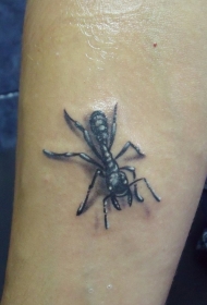 手臂黑白蚂蚁纹身图案