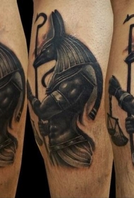 手臂3D自然的黑色阿努比斯神雕像纹身图案