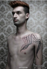 男性胸部欧美抽象线条纹身图案