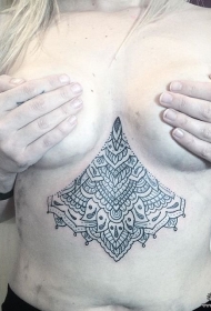 胸部梵花蕾丝几何纹身图案