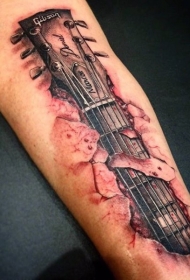 难以置信的撕皮吉他彩色手臂纹身图案