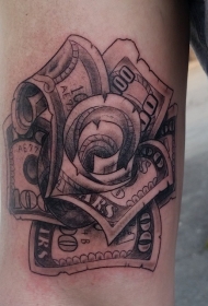 手臂上玫瑰形钞票纹身图案