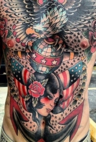 腹部传统风格的彩色鹰与女人肖像纹身图案