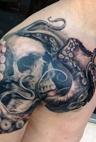 3D写实的黑白章鱼和骷髅肩部纹身图案