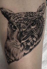 小腿黑灰猫头鹰纹身图案