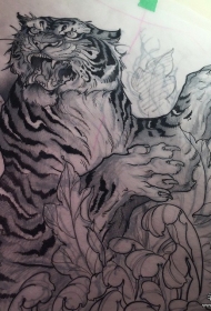 传统老虎花朵黑灰纹身图案手稿