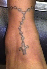 珠链十字架脚踝纹身图案