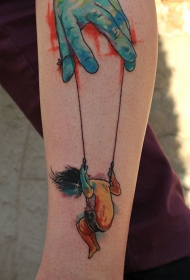 水彩风格的手和女孩彩色手臂纹身图案