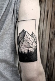 森林和山脉黑白点刺手臂纹身图案