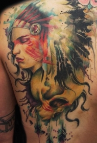 背部美丽的北美土著女孩和骷髅纹身图案