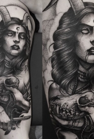 雕刻风格黑色点刺神秘恶魔女人与骷髅手臂纹身图案