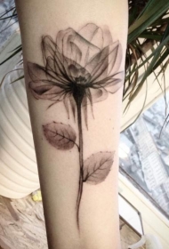 不寻常的3D黑色美丽花朵小臂纹身图案