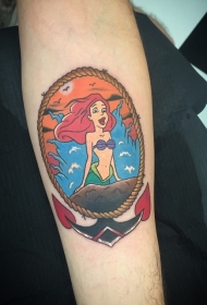 手臂卡通美人鱼和船锚彩色纹身图案