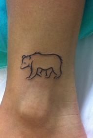 可爱的黑色线条熊脚踝纹身图案