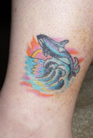 跳跃的虎鲸和日落彩色纹身图案