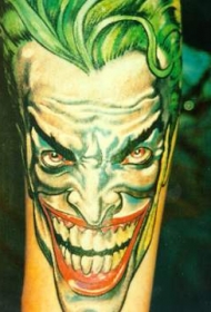 漫画系列的可怕小丑纹身图案