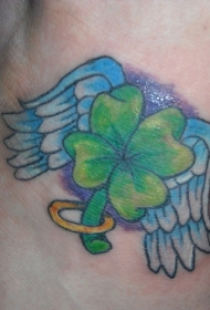 绿色四叶草和天使翅膀纹身图案
