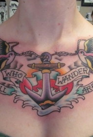 胸部船锚和两只燕子字母纹身图案