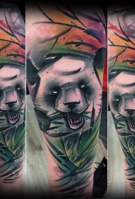 水彩风格的彩色猫熊吃竹子手臂纹身图案
