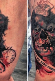 手臂彩色恐怖的怪物和字母纹身图案
