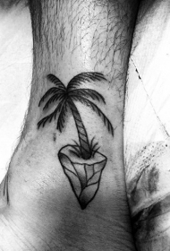 简单的黑色棕榈树脚踝纹身图案