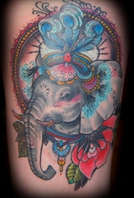 五彩的大象和羽毛花朵纹身图案