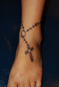 设计简单的念珠十字架脚踝纹身图案