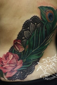背部写实风格惊的彩色孔雀羽毛和玫瑰纹身图案